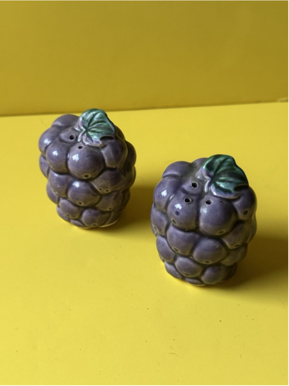 Vtg Kitsch Salt And Pepper Shakers Unique Fruit Grapes